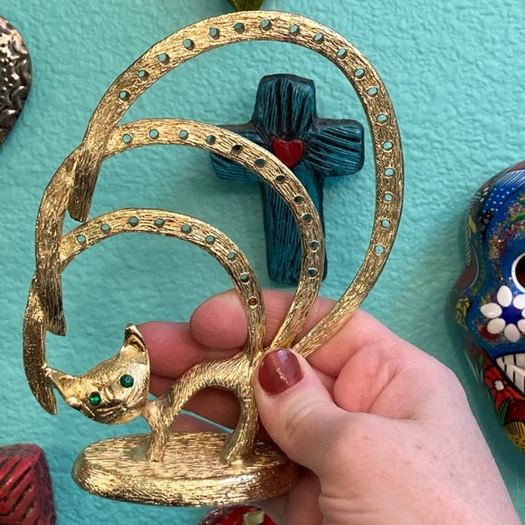 A”meow”zing Vintage Gold Cat Earring Display
